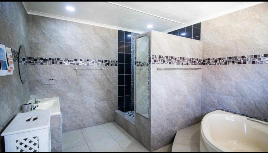 4 Bedroom Property for Sale in King Williams Town Central Eastern Cape